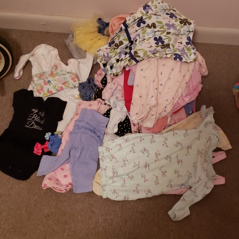 😍70 piece 0-3 baby girl clothes.